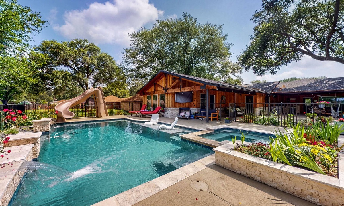 Tomball House | Pool, Fireplace, pool table, Hot Tub, & W/D