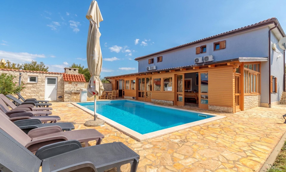Barbariga House | Pool & Fun House Betiga 1 With Gym, Fažana, Croatia