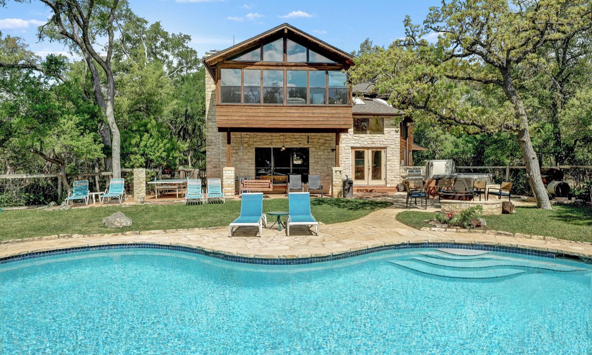 Driftwood House | Pool & Game Room - Elevated Rustic - Sleeps 12!
