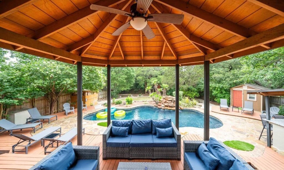 Wetmore Villa | Pool, Games & BBQ Luxury Texas Home 4 bedroom
