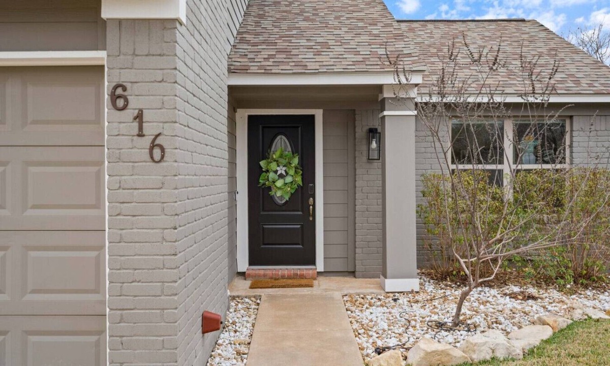 Cedar Park Apartment | Pool, Games, King Suite - 3BR Sleeps 9