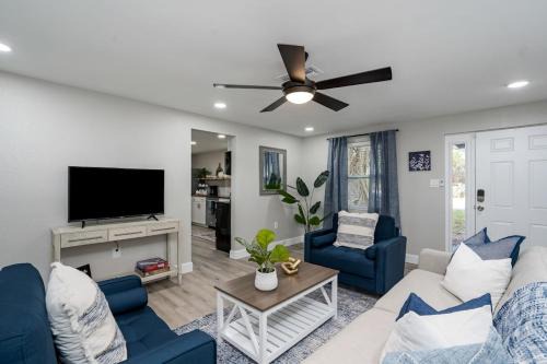 Ellenton House | Pool home with large fenced yard