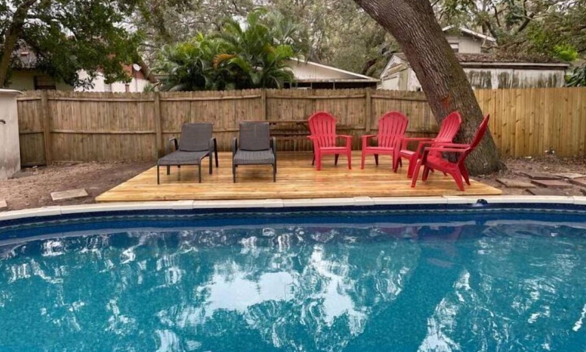South Gate Ridge House | Pool home with large yard, close to beaches