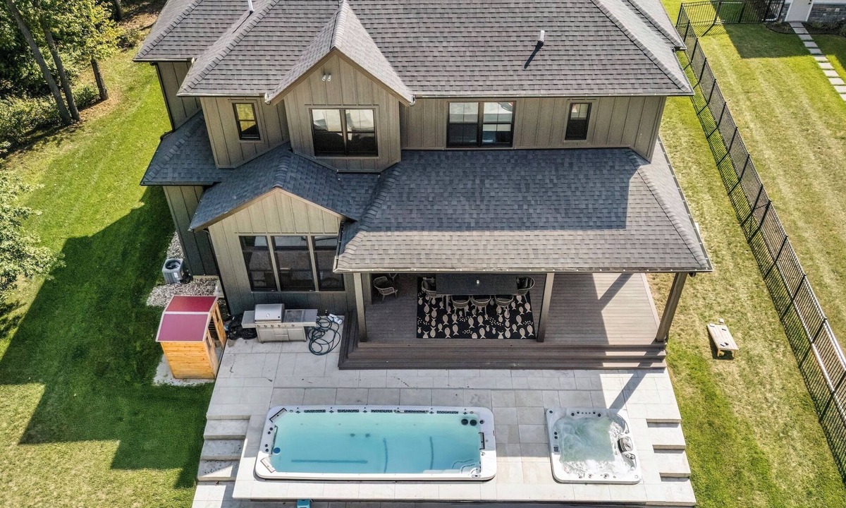 Grand Beach House | Pool, Hot Tub All Year! Fire Pit, Sauna, Walk To Beach