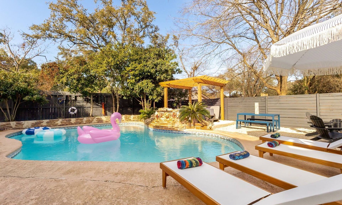 North Central Thousand Oaks House | Pool + Hot Tub + Firepit + Arcade + Movie Room + More