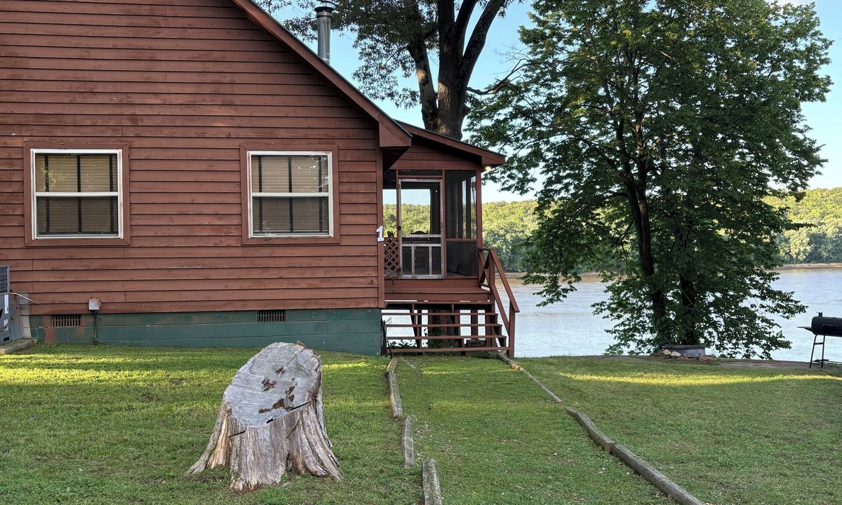 Pleasant Grove Cabin | Pool,hot tub, lake, river and an exquisite cabin. Experience the Ozarks!