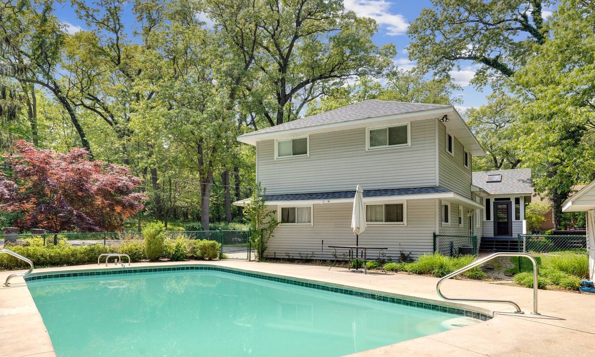 Michiana House | Pool, Hot Tub, Private Beach Access? Absolutely!