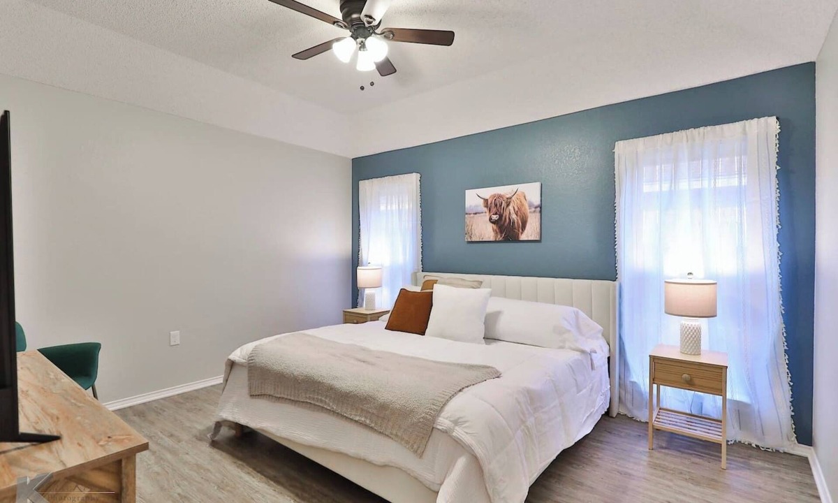 Abilene House | POOL house 6 min to ACU/Airport