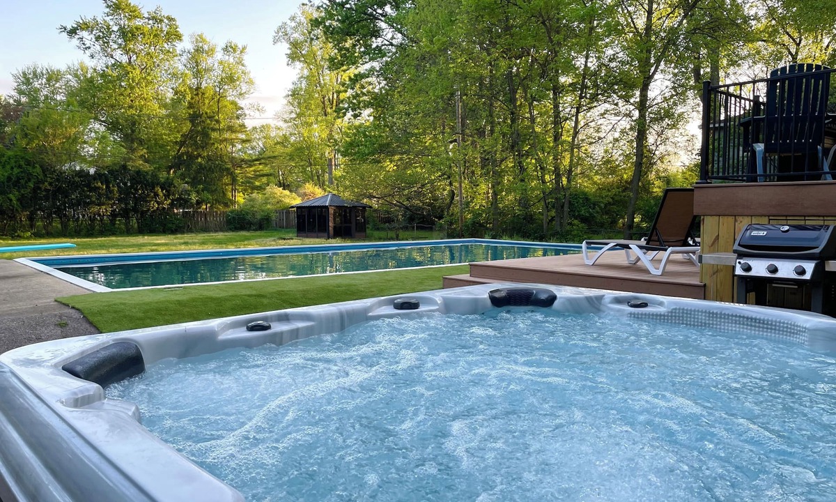 Keller Park House | Pool | Kayaks | Hot Tub | Game Rooms | Sleeps 16