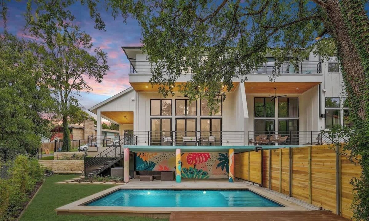 Elmhurst Heights House | Pool + Mural Patio | South Austin Retreat