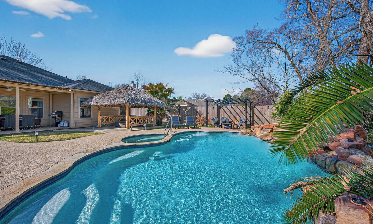 Montgomery House | Pool Oasis Paradise by the Lake: gameroom, firepit