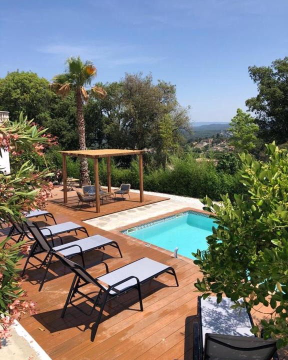 Mont Barbat Apartment | Pool Oasis with Mountain Views