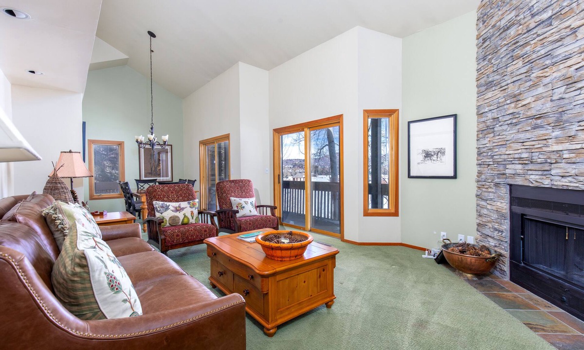 Deer Valley House | Pool Open Year Round! Shuttle to lifts. Top Notch Condo in GREAT Location!