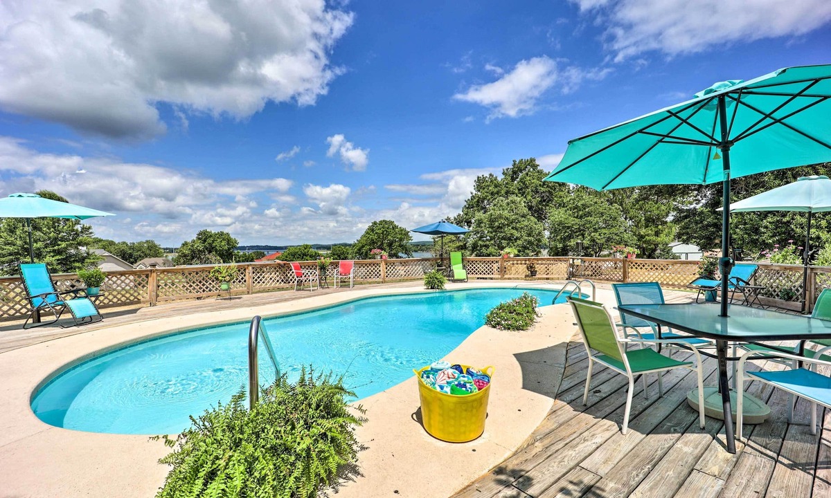 Grove House | Pool & Outdoor Kitchen: Grand Lake Getaway!