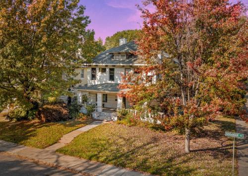 Central Gardens House | Pool Outdoor TV Fire Pit Game Room