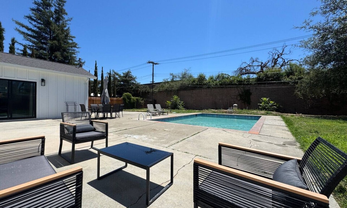 Carmichael Apartment | Pool - Remodeled 4 Bedroom Carmichael Home