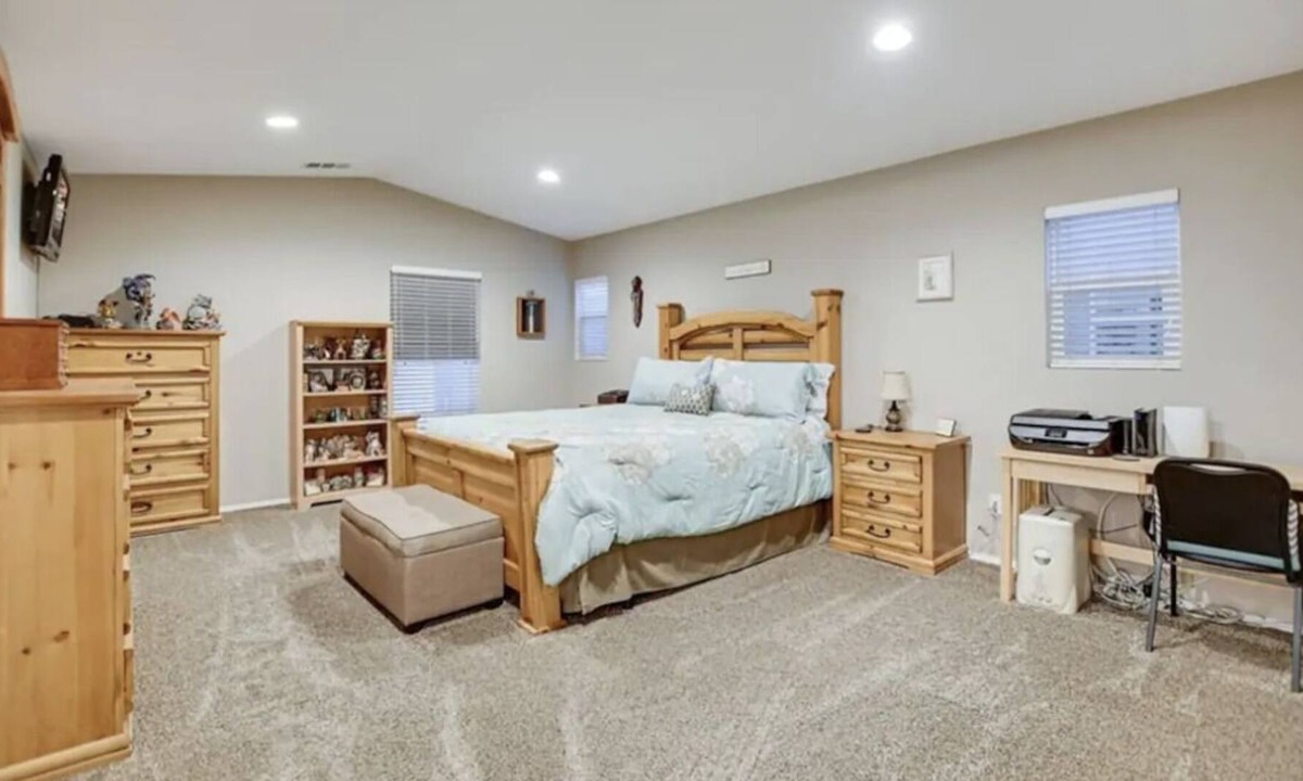 Jurupa Valley House | Pool-side Paradise 3BD| 2.5BA