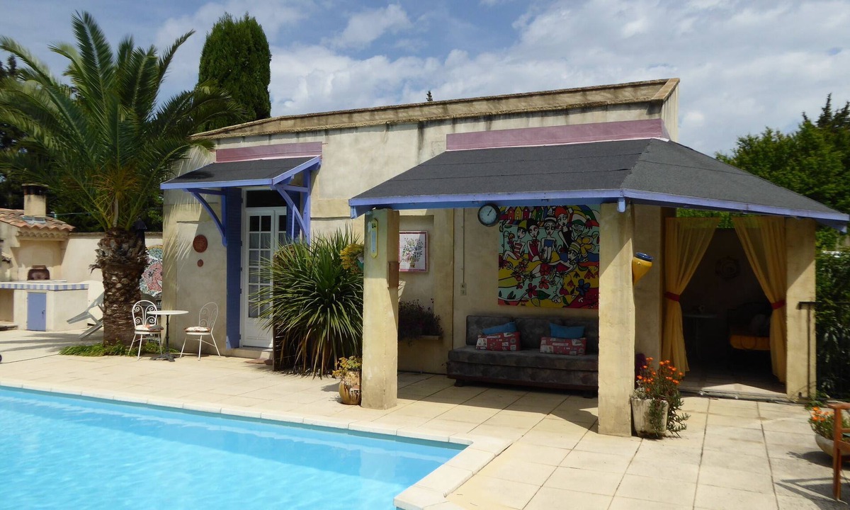 Rognonas Cottage | "Pool Studio" sleeps 2 self catering gite 10mins from Avignon!