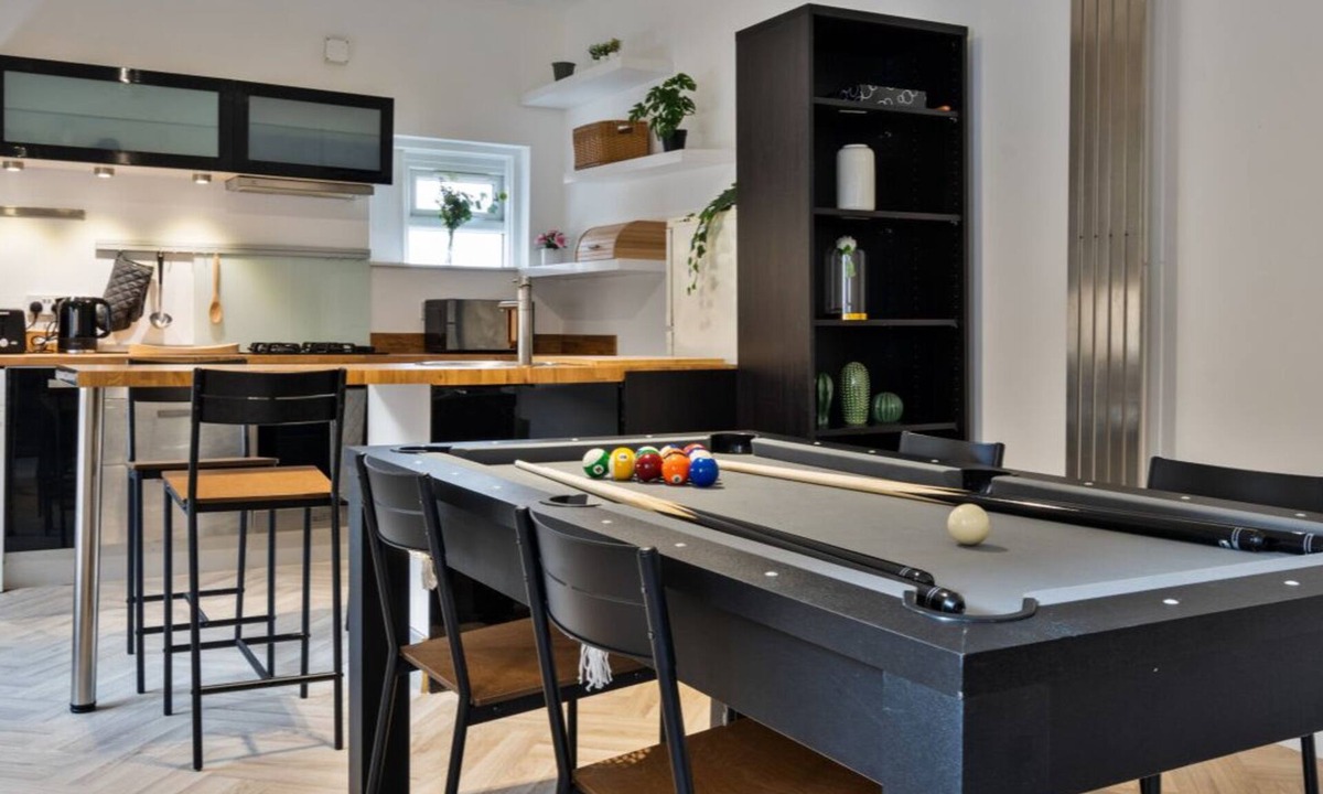 Balham Apartment | Pool Table|High End Apartment|2 Beds|4 Guests|Wifi