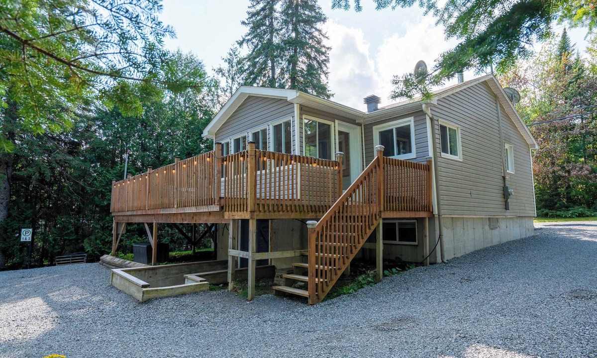 Chertsey Ski Chalet | Pool Table | Le chalet au bord du lac