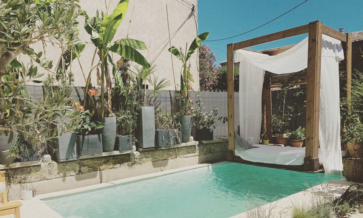 Aspiran Bed & Breakfast | Pool view for 2 people