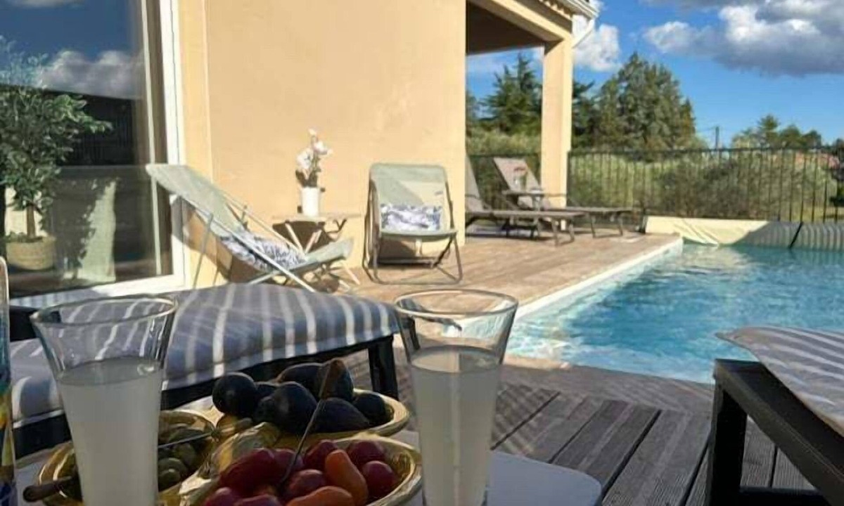 Saint-Ambroix House | Pool Villa & Pétanque