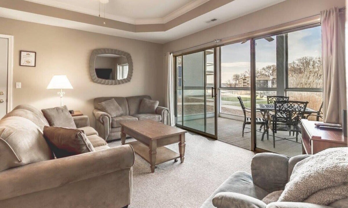 Village of Four Seasons Apartment | Pool | WiFi | Lake Front | Sleeps 4 | MM 13 (491A)