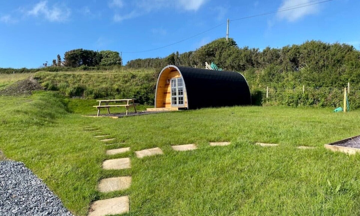 Mortehoe Cabin | Poole farm pods ,Ruby 2 lodge.