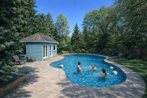 Etobicoke House | Poolhaus 5 Bed Playground + Pool