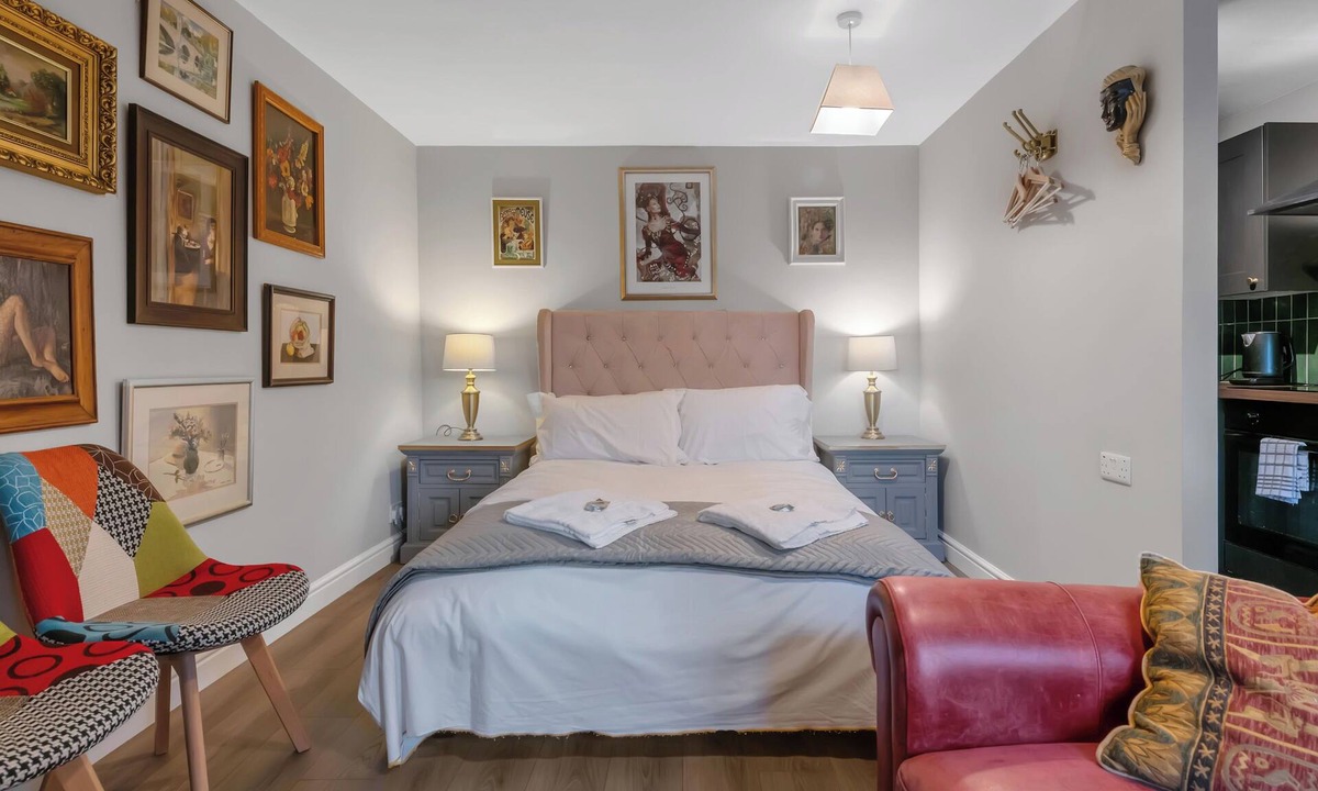 Halghton Cottage | Pools Cottage Studio 13 - The Artist studio