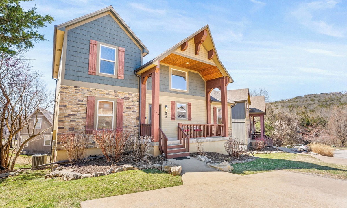 Hollister House | Pools Pvt Hot Tub near Thunder Ridge & Big Cedar.
