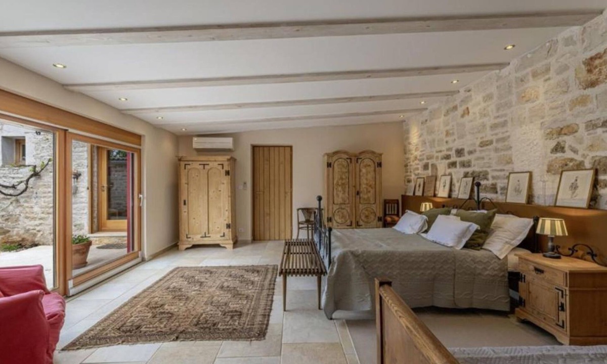 Mofardini House | Poolside Grand Retreat Villa