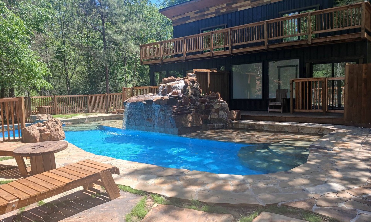 Plantersville House | Poolside Hideout at Magical Forest Resort