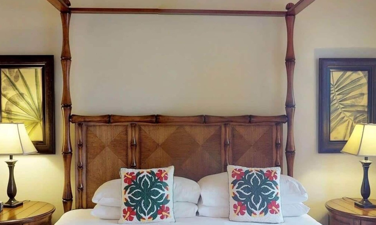 Poipu Villa | Poolside Lanai Villa l Parking, Sunset View