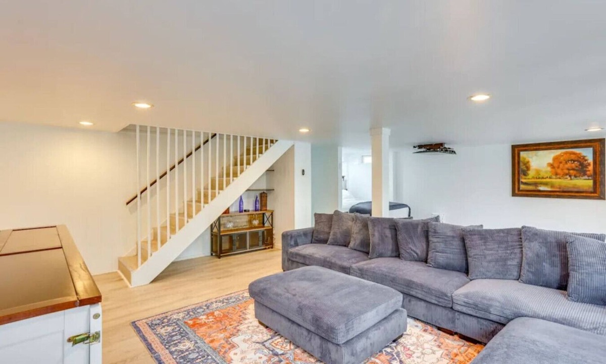 Lewisburg House | Poolside Oasis close to Bucknell