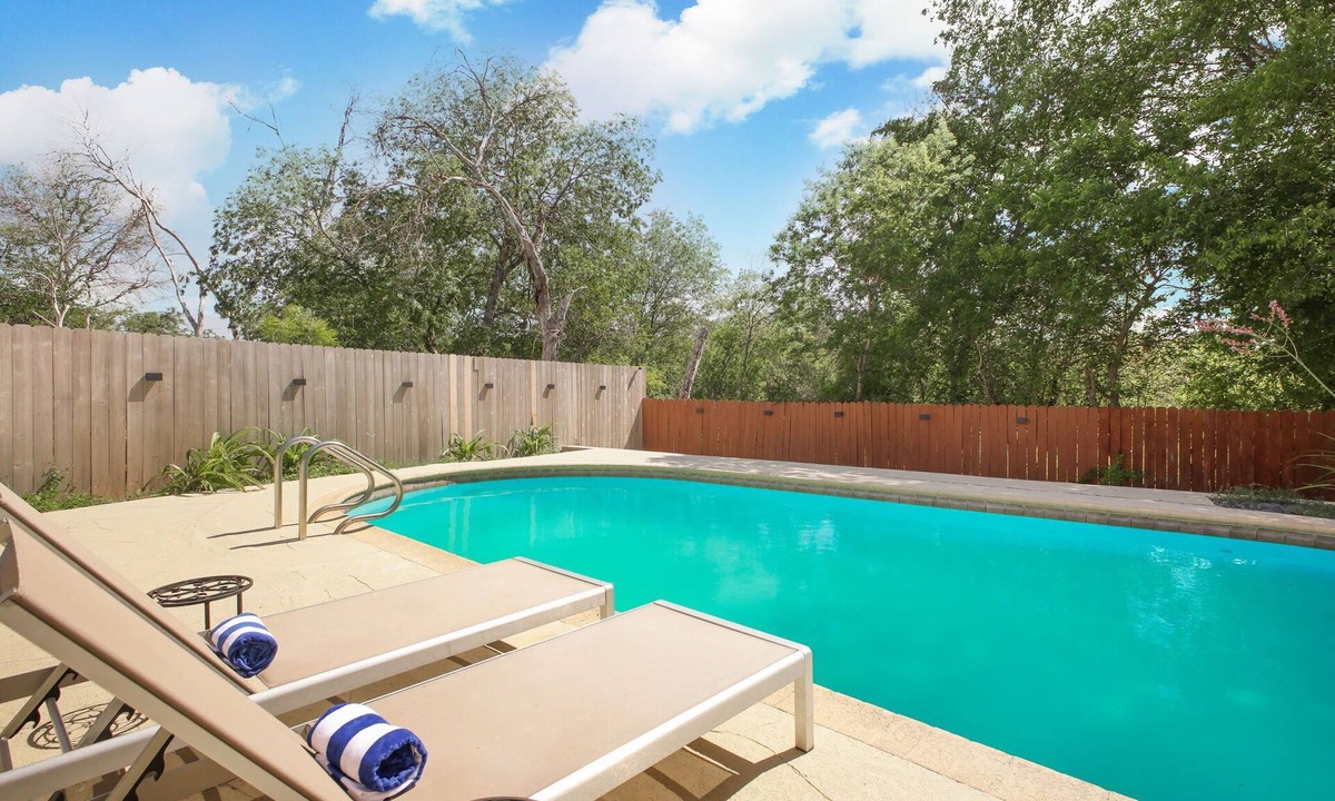 Leon Valley House | Poolside Oasis near Sea World and Medical Center