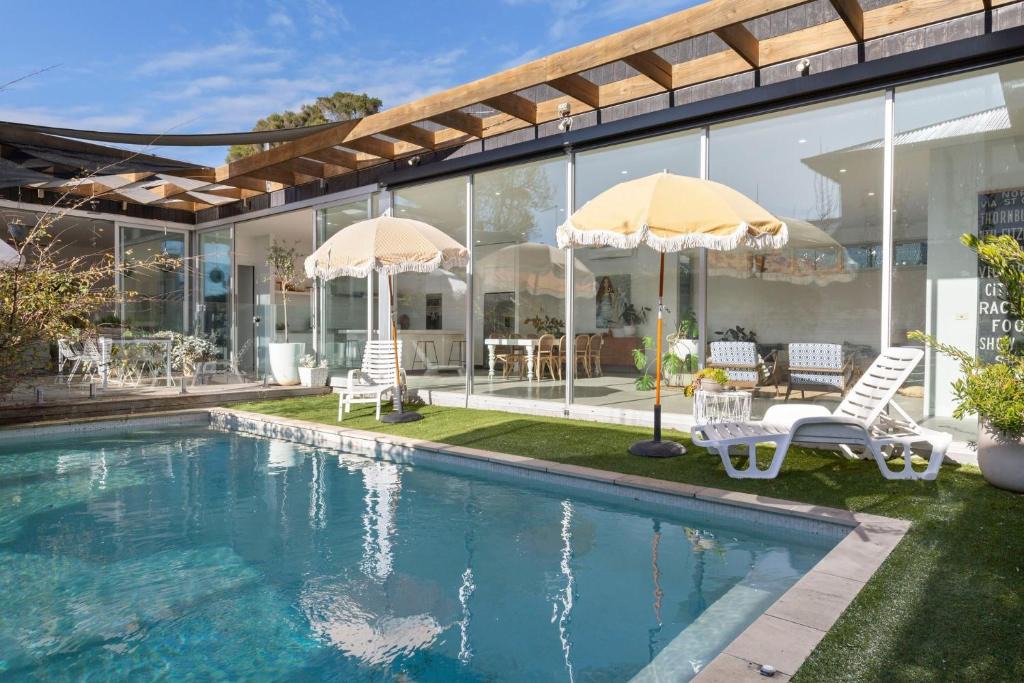 Mount Eliza House | Poolside Paradise Mount Eliza