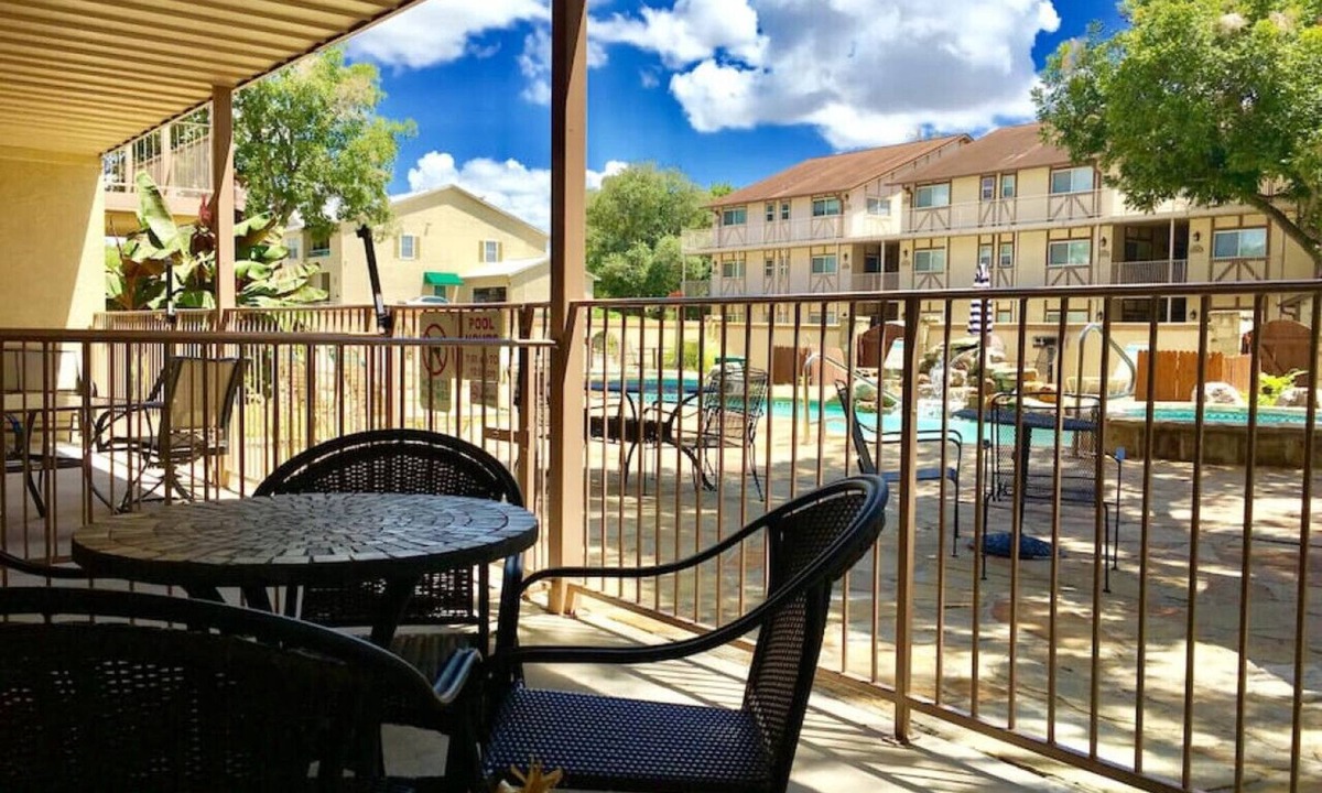 New Braunfels Condo | Poolside Porch Paradise | WiFi | Queen Beds | Pool