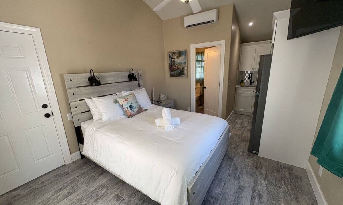 Sunset Beach House | Poolside renovated studio w/full kitchen #1