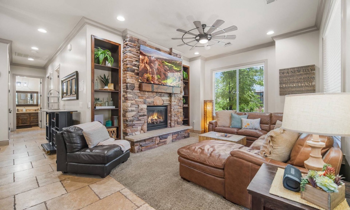 St. George Condo | Poolside Retreat Directly Across From Pool!