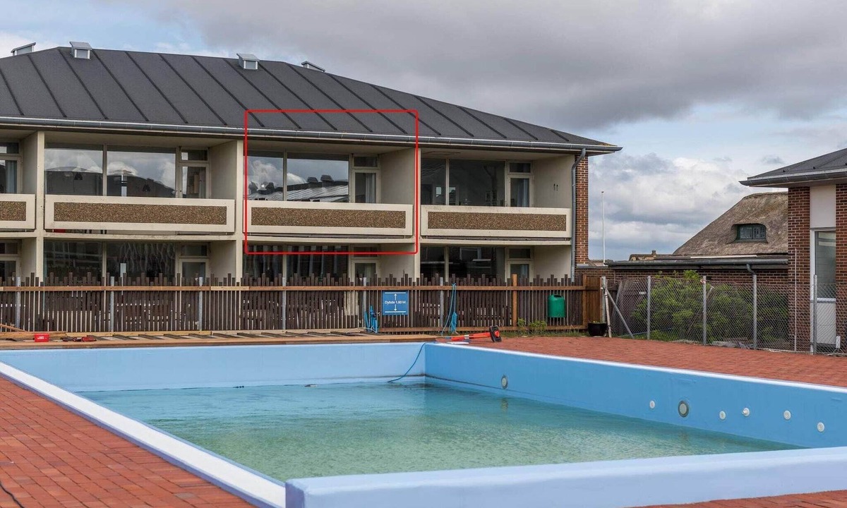 Rindby Strand House | Poolside Stay in Fano
