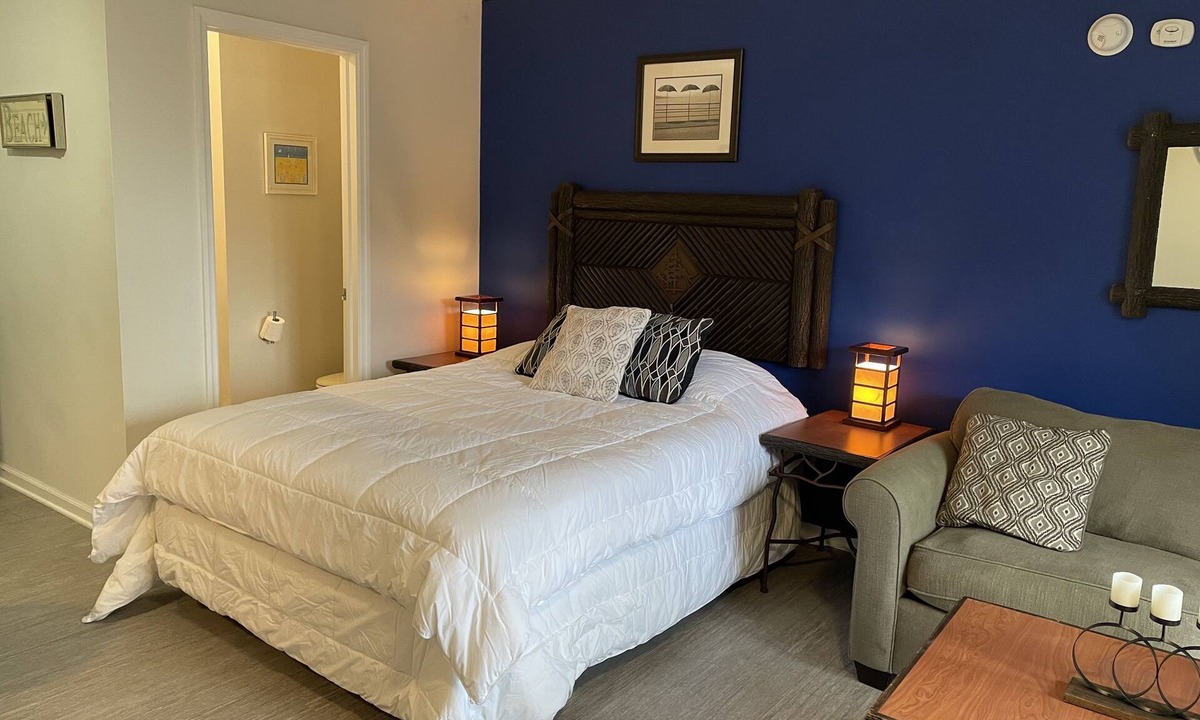 Lake George Villa | Poolside Suite on Lake George