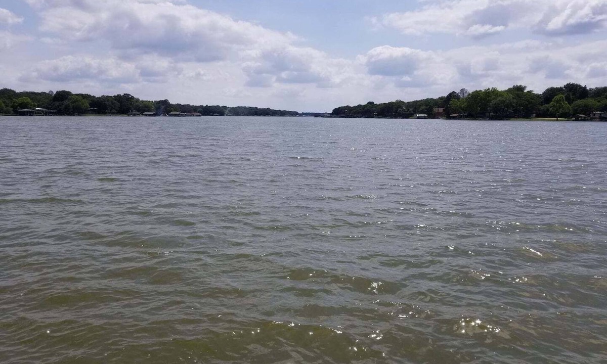 Carolyn Estates House | Pop's Lakefront Retreat. Remodeled clean and comfortable.