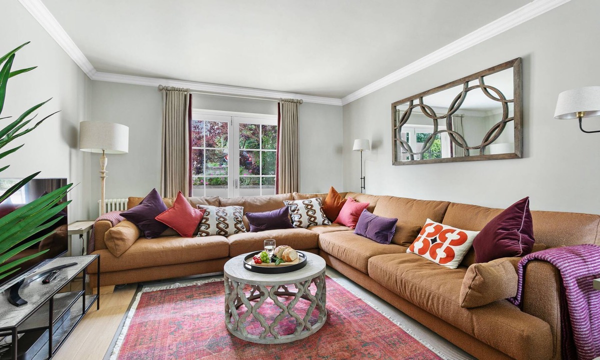 Budleigh Salterton House | Poplar Cottage - a cottage that sleeps 6 guests in 3 bedrooms