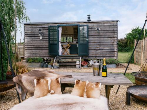 Redmile House | Poppie's Shepherd Hut - Uk50227