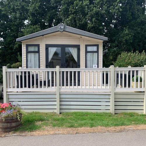 Ringwood Other | Poppy 44