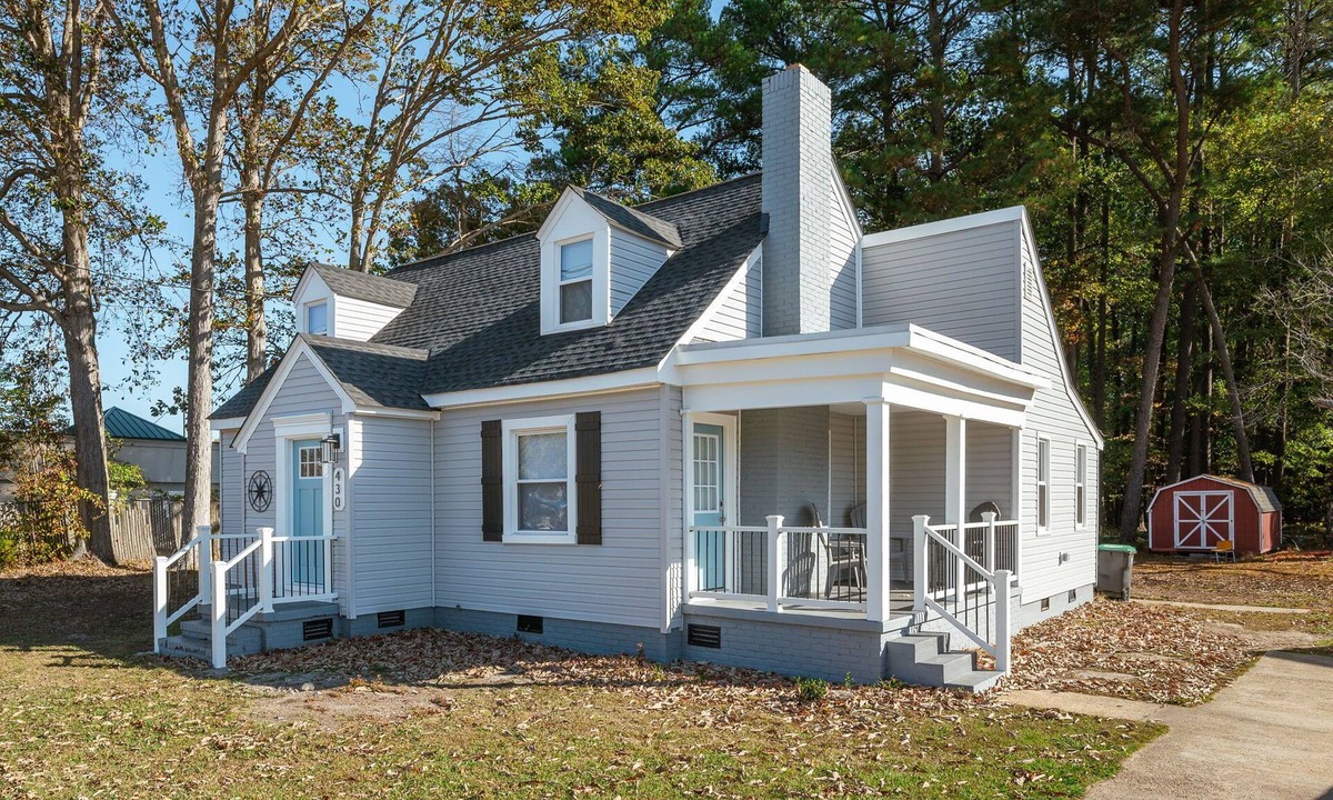 Poquoson House | Poquoson 4 bed, 2 bath! Great Langley Access!