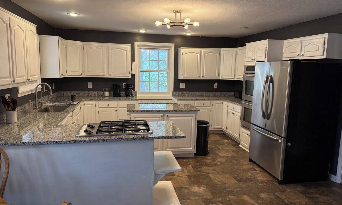 Etowah House | Porch of the Smokies—Spacious 5-bedroom retreat near the foot of the Smokies