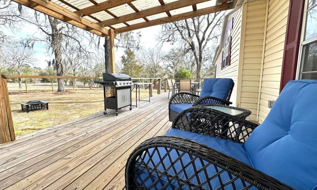 Morriston House | Porch & Pony - Goethe State Forest Trails!