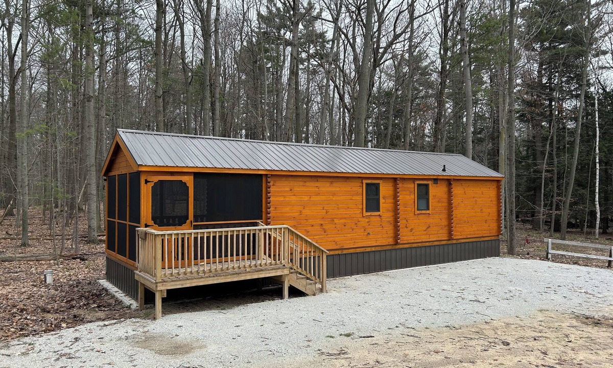 Silver Lake Cabin | Porch View Cabin - 3 Min to Silver Lake Sand Dunes